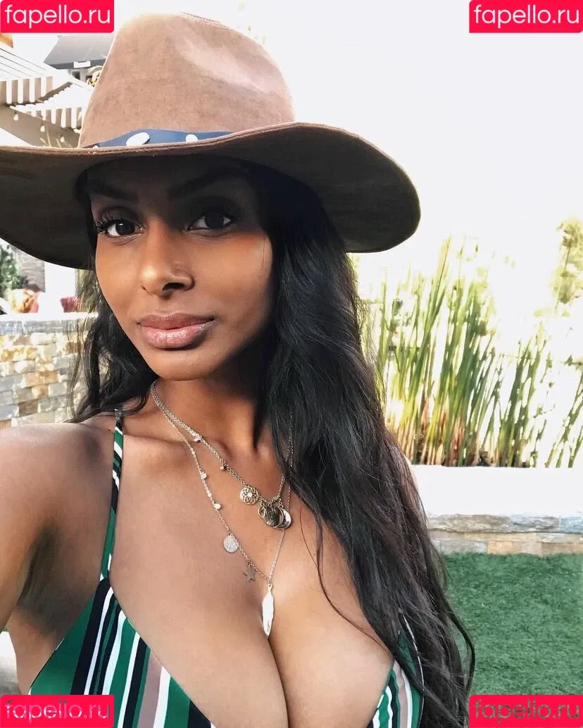 Sarah Mak Onlyfans Photo Gallery 