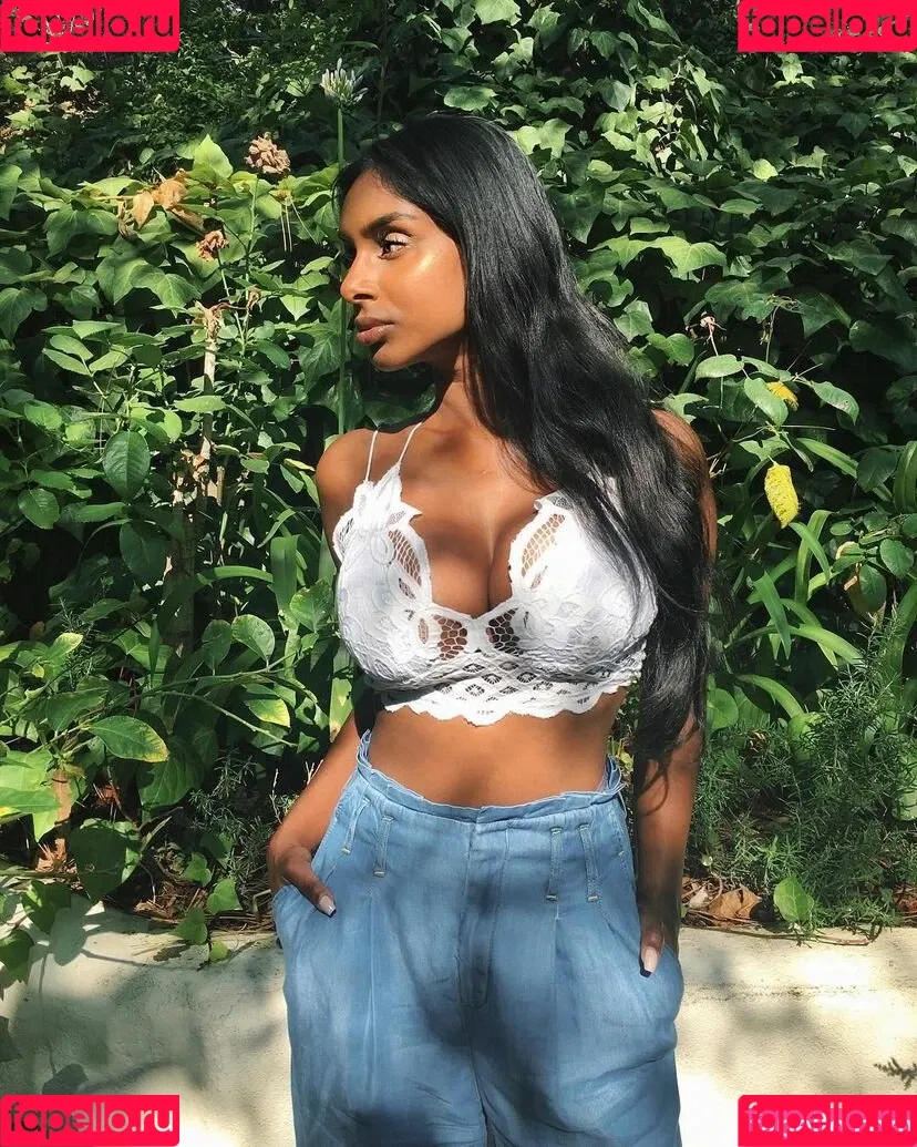 Sarah Mak Onlyfans Photo Gallery 