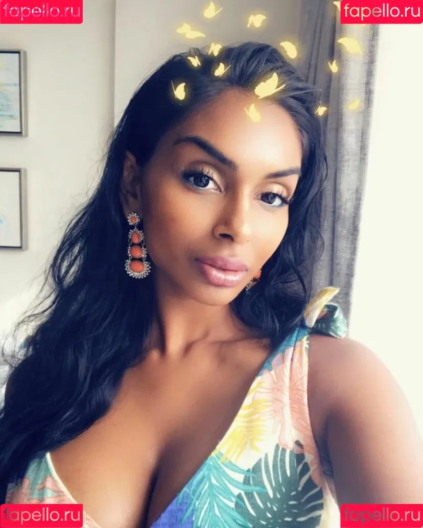 Sarah Mak Onlyfans Photo Gallery 