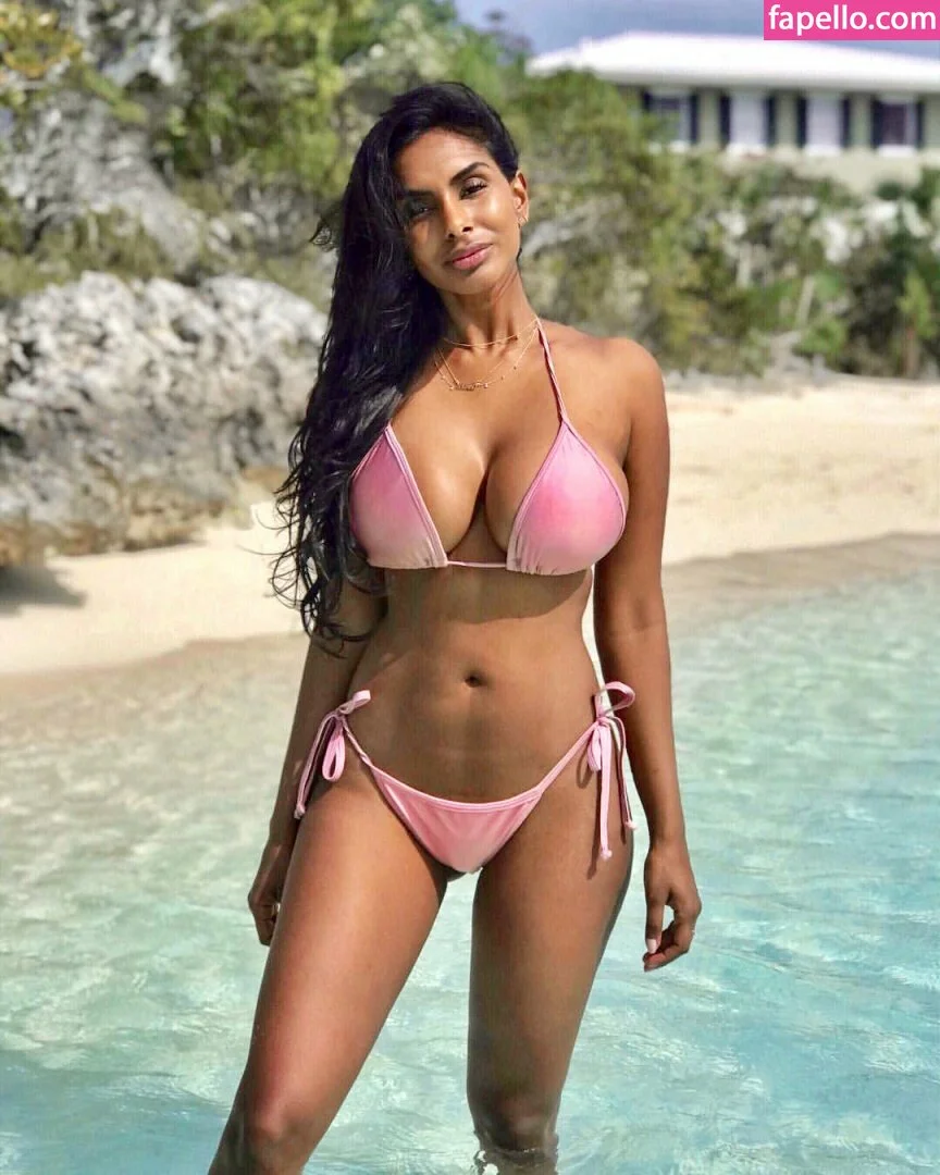 Sarah Mak Onlyfans Photo Gallery 