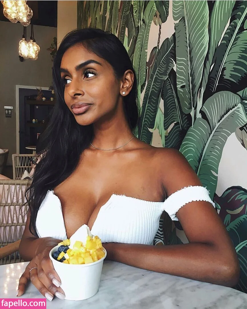 Sarah Mak Onlyfans Photo Gallery 