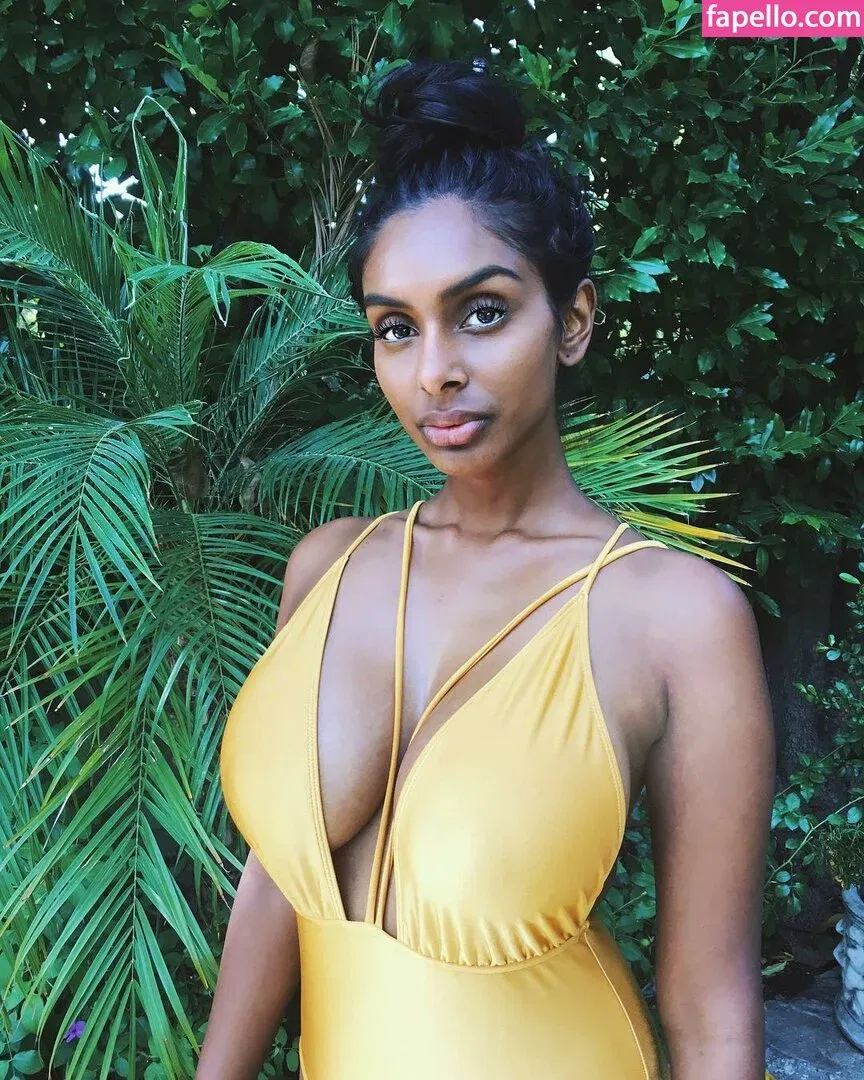 Sarah Mak Onlyfans Photo Gallery 