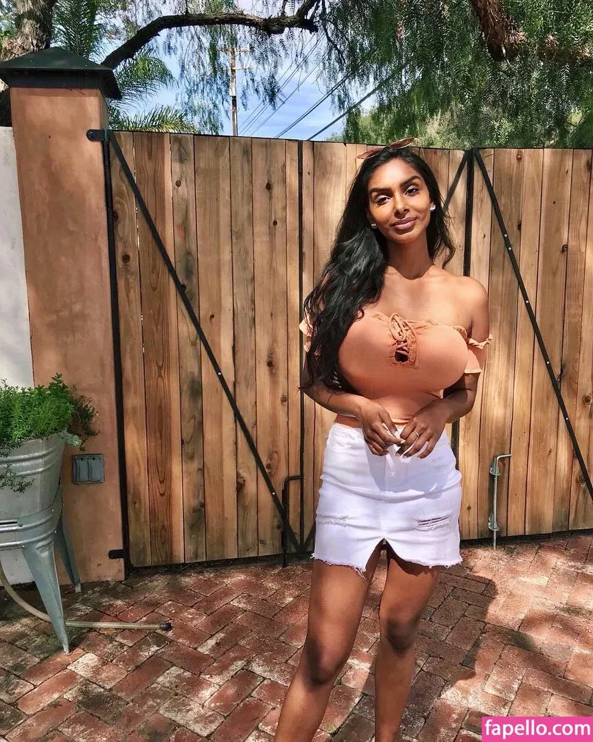 Sarah Mak Onlyfans Photo Gallery 