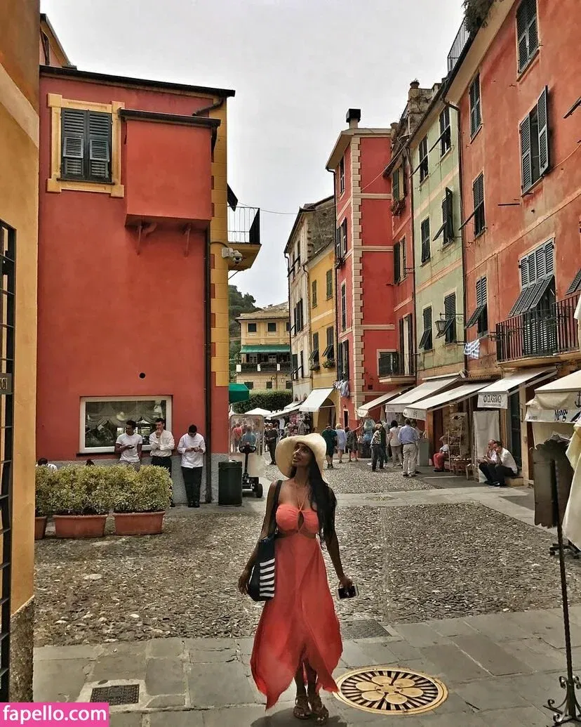 Sarah Mak Onlyfans Photo Gallery 