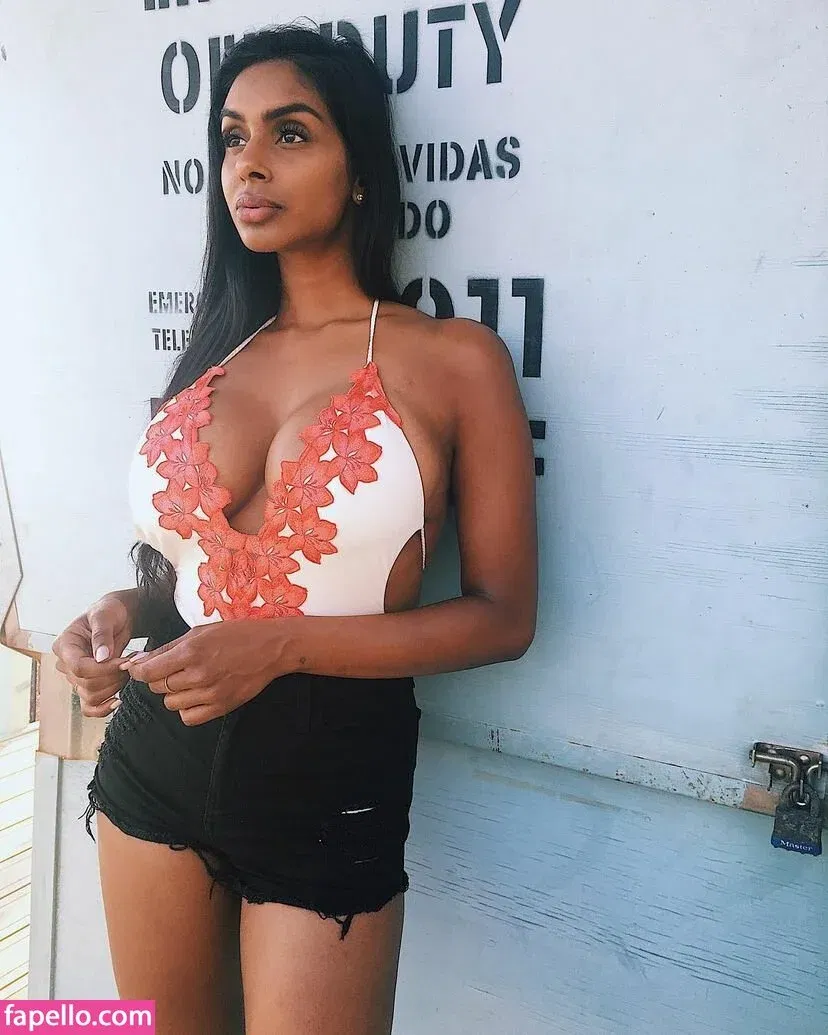 Sarah Mak Onlyfans Photo Gallery 