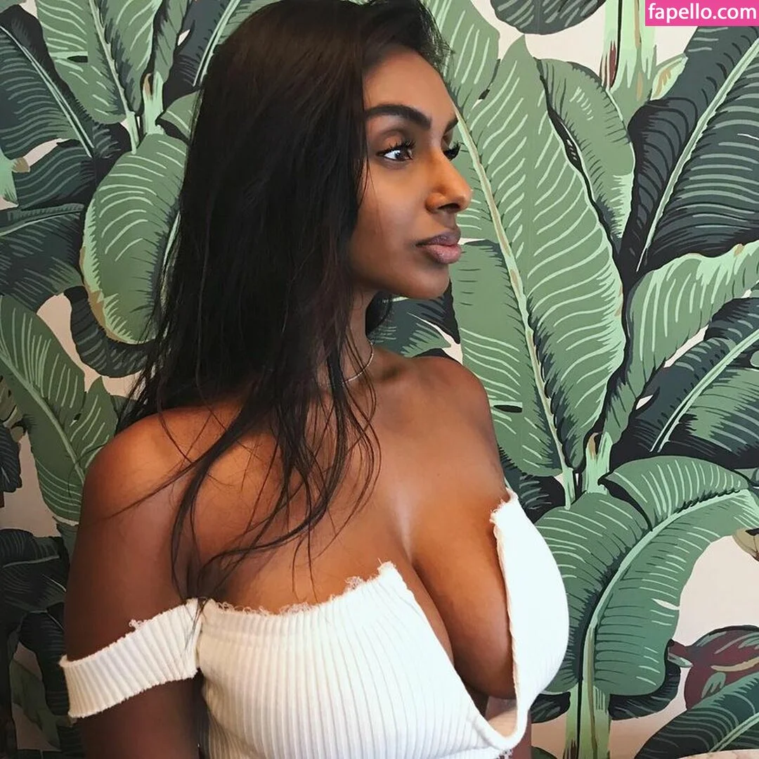 Sarah Mak Onlyfans Photo Gallery 