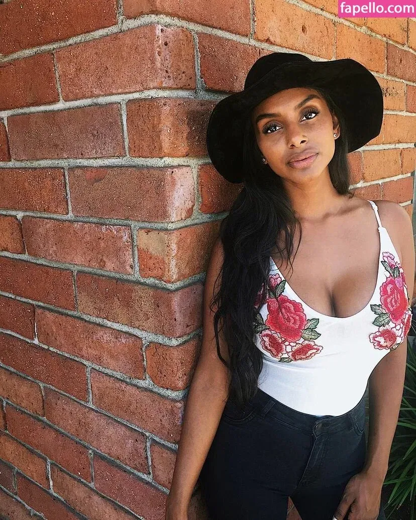 Sarah Mak Onlyfans Photo Gallery 