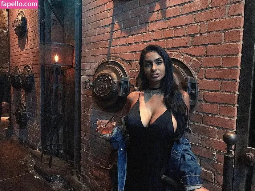 Sarah Mak Onlyfans Photo Gallery 