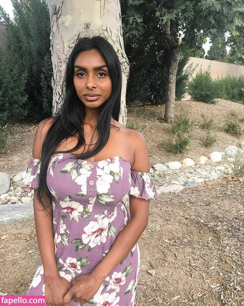 Sarah Mak Onlyfans Photo Gallery 