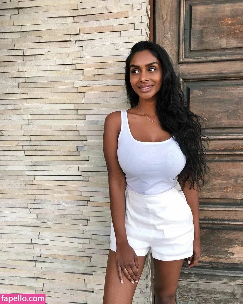 Sarah Mak Onlyfans Photo Gallery 