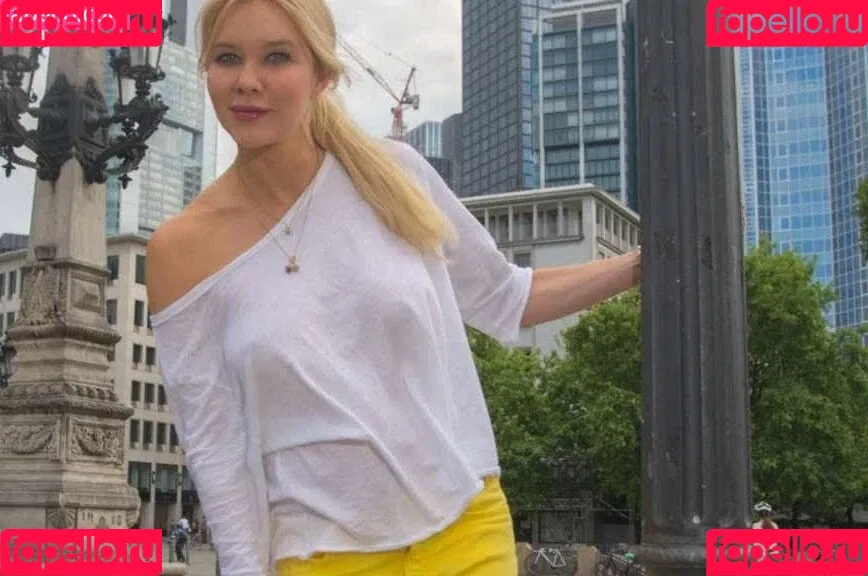 Laura Karasek Onlyfans Photo Gallery 