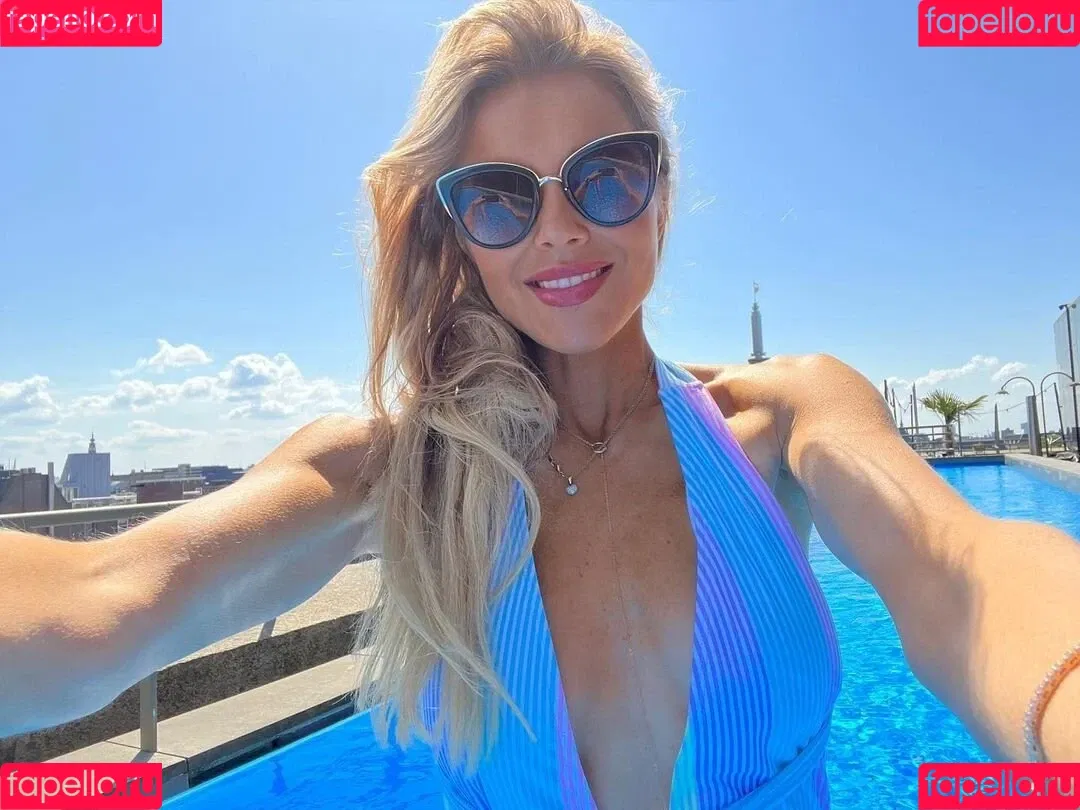 Laura Karasek Onlyfans Photo Gallery 