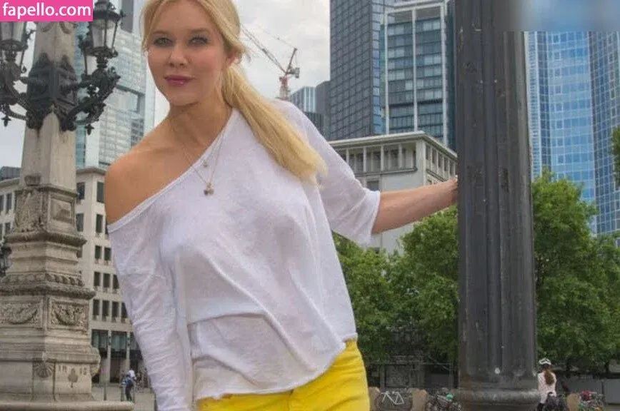 Laura Karasek Onlyfans Photo Gallery 