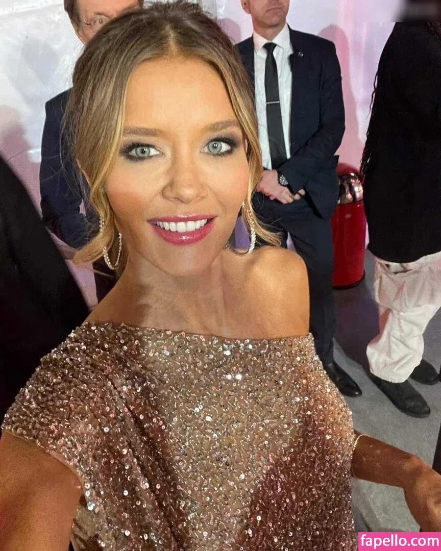 Laura Karasek Onlyfans Photo Gallery 