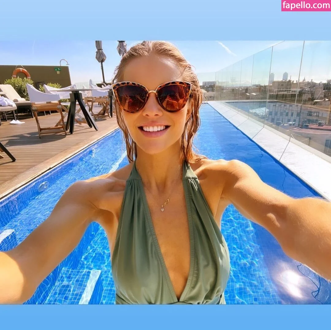 Laura Karasek Onlyfans Photo Gallery 