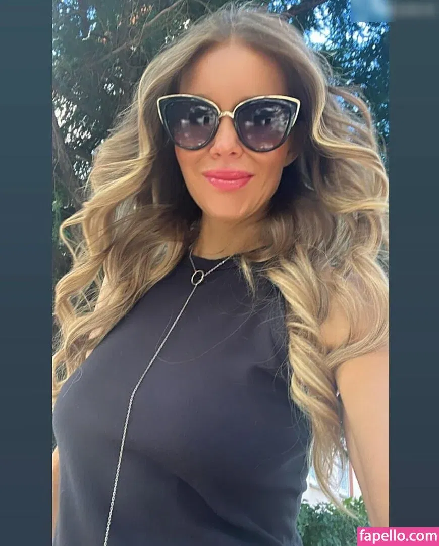 Laura Karasek Onlyfans Photo Gallery 