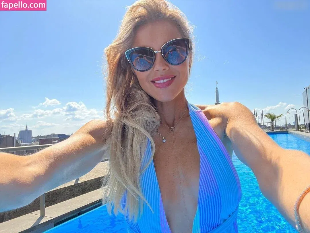 Laura Karasek Onlyfans Photo Gallery 