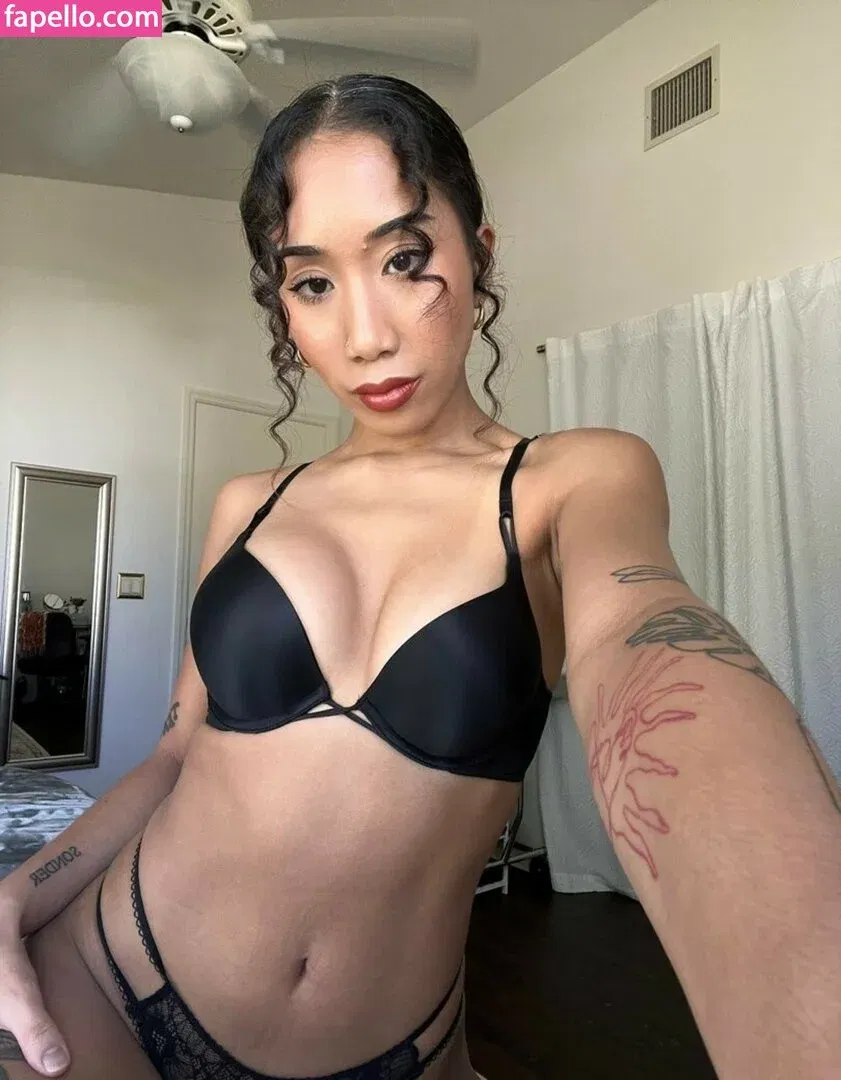 uluvzella Onlyfans Photo Gallery 