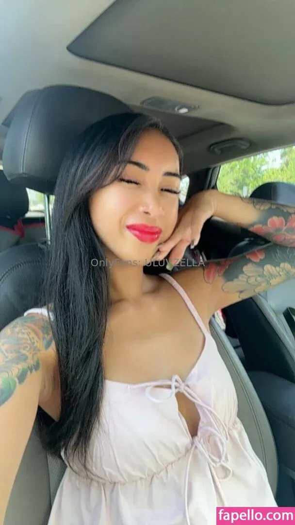 uluvzella Onlyfans Photo Gallery 