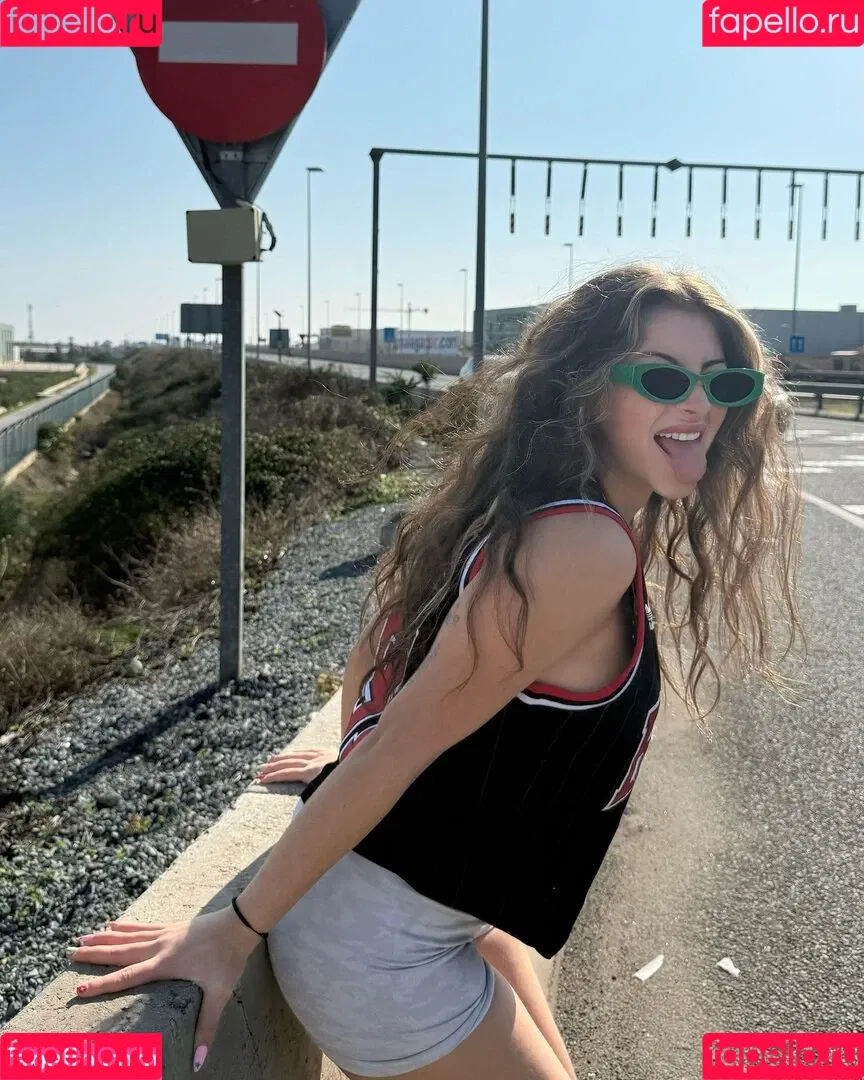 Leyla Afshonkar Onlyfans Photo Gallery 