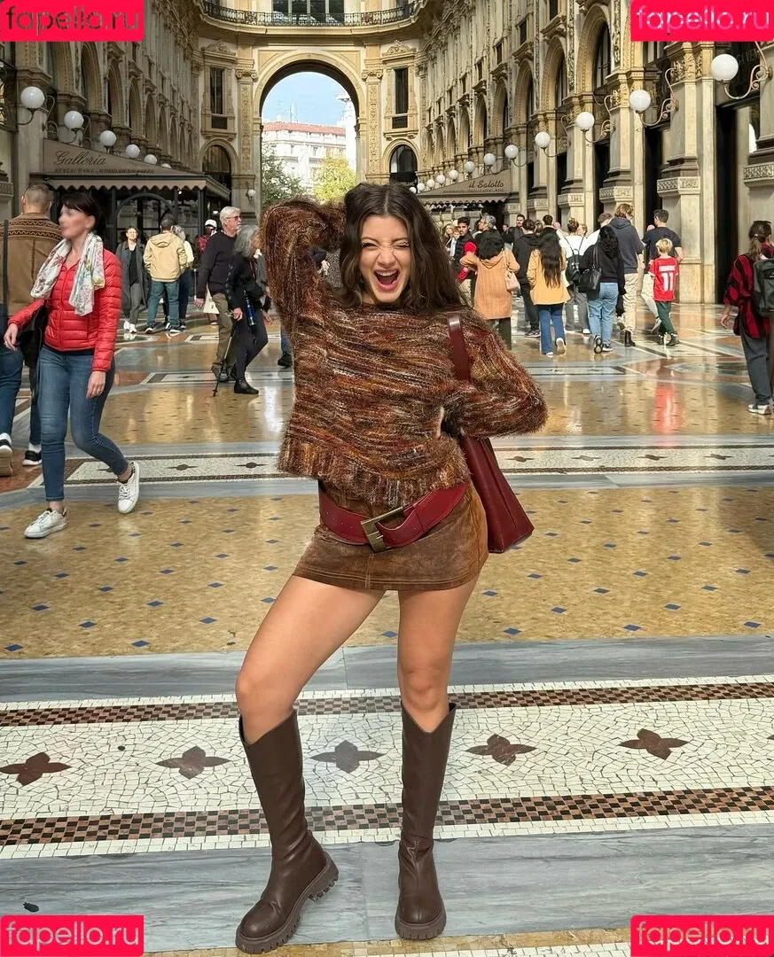 Leyla Afshonkar Onlyfans Photo Gallery 