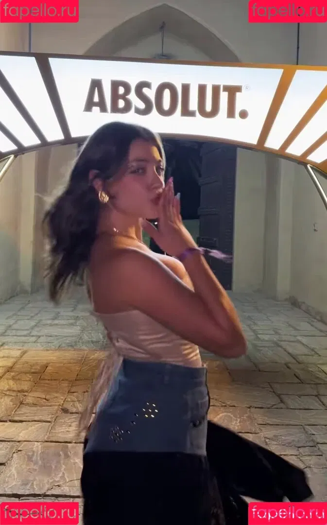Leyla Afshonkar Onlyfans Photo Gallery 