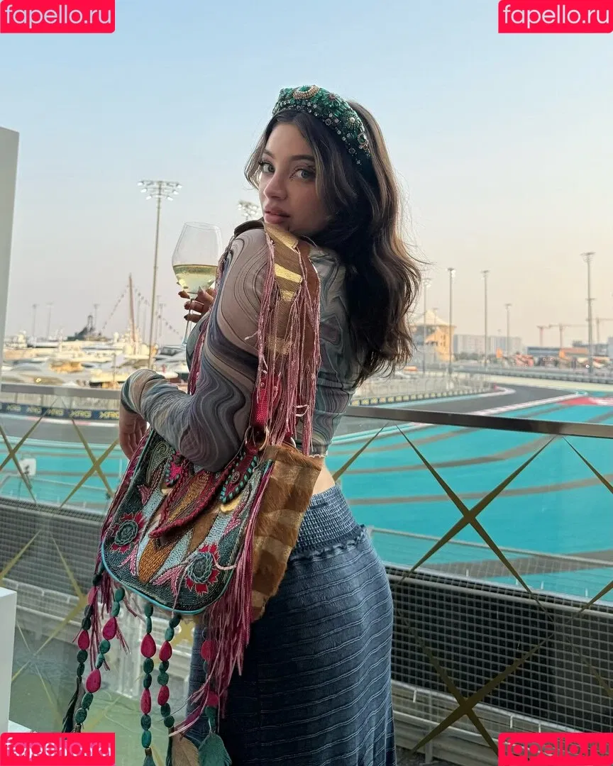 Leyla Afshonkar Onlyfans Photo Gallery 