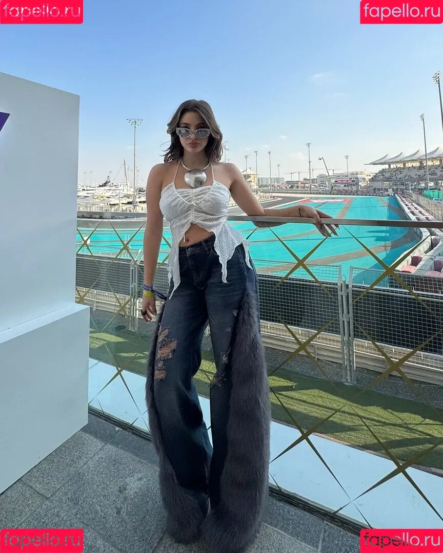 Leyla Afshonkar Onlyfans Photo Gallery 