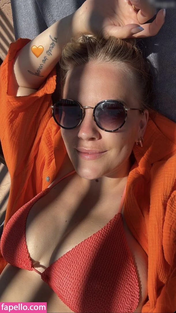 Vanessa Blumenthal Onlyfans Photo Gallery 