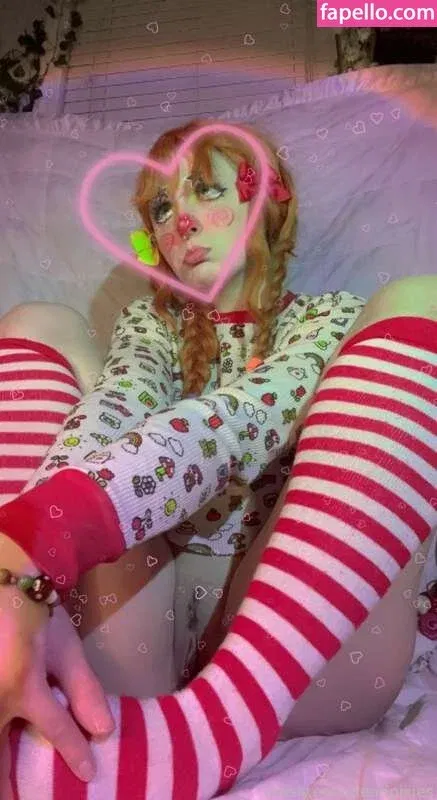 Deadpixieguts Onlyfans Photo Gallery 