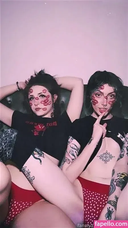 Deadpixieguts Onlyfans Photo Gallery 