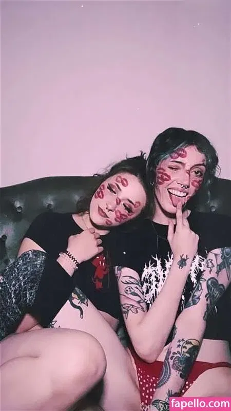 Deadpixieguts Onlyfans Photo Gallery 