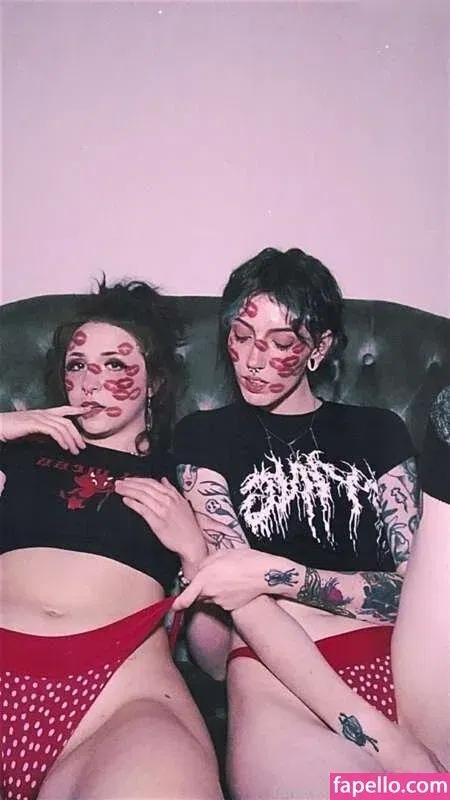 Deadpixieguts Onlyfans Photo Gallery 