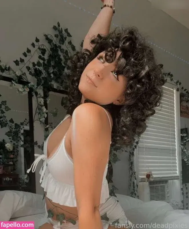 Deadpixieguts Onlyfans Photo Gallery 