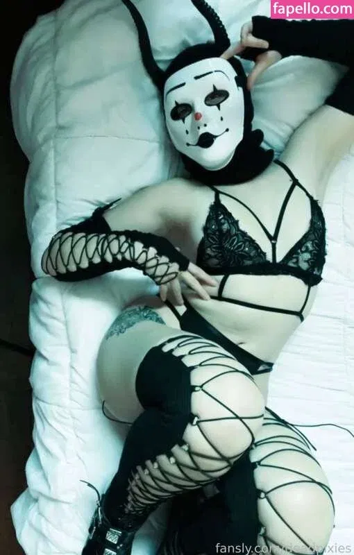 Deadpixieguts Onlyfans Photo Gallery 