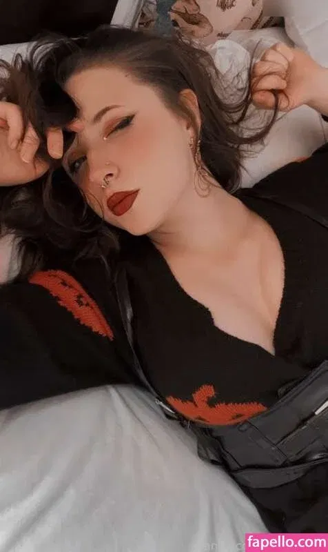 Deadpixieguts Onlyfans Photo Gallery 