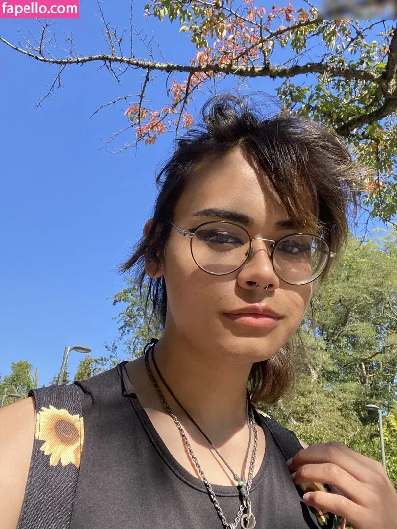 Kiyana Vi Onlyfans Photo Gallery 