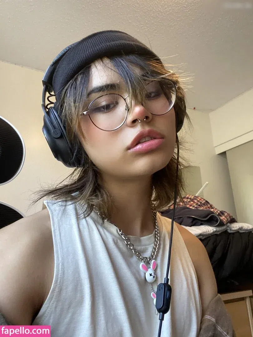 Kiyana Vi Onlyfans Photo Gallery 