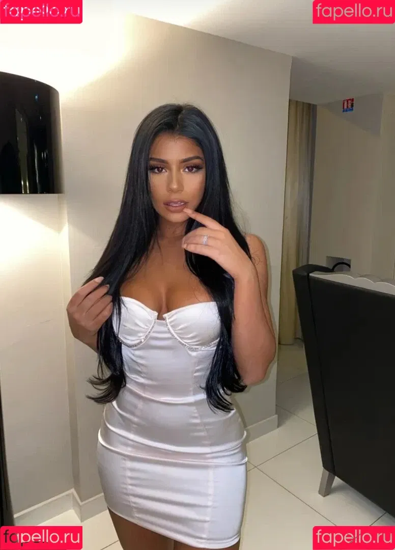Sabrine Khan Onlyfans Photo Gallery 