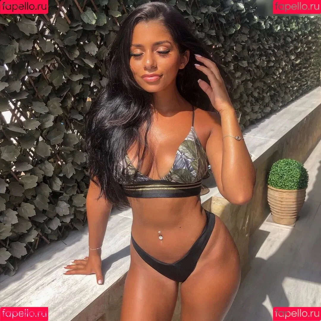 Sabrine Khan Onlyfans Photo Gallery 