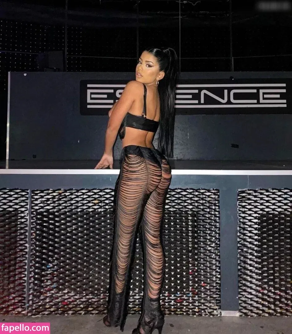 Sabrine Khan Onlyfans Photo Gallery 