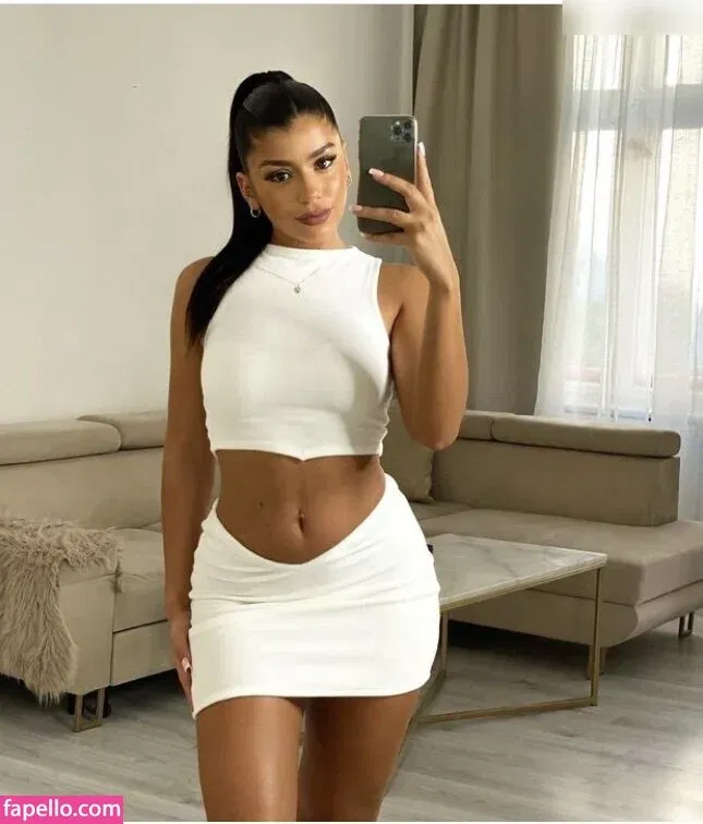 Sabrine Khan Onlyfans Photo Gallery 