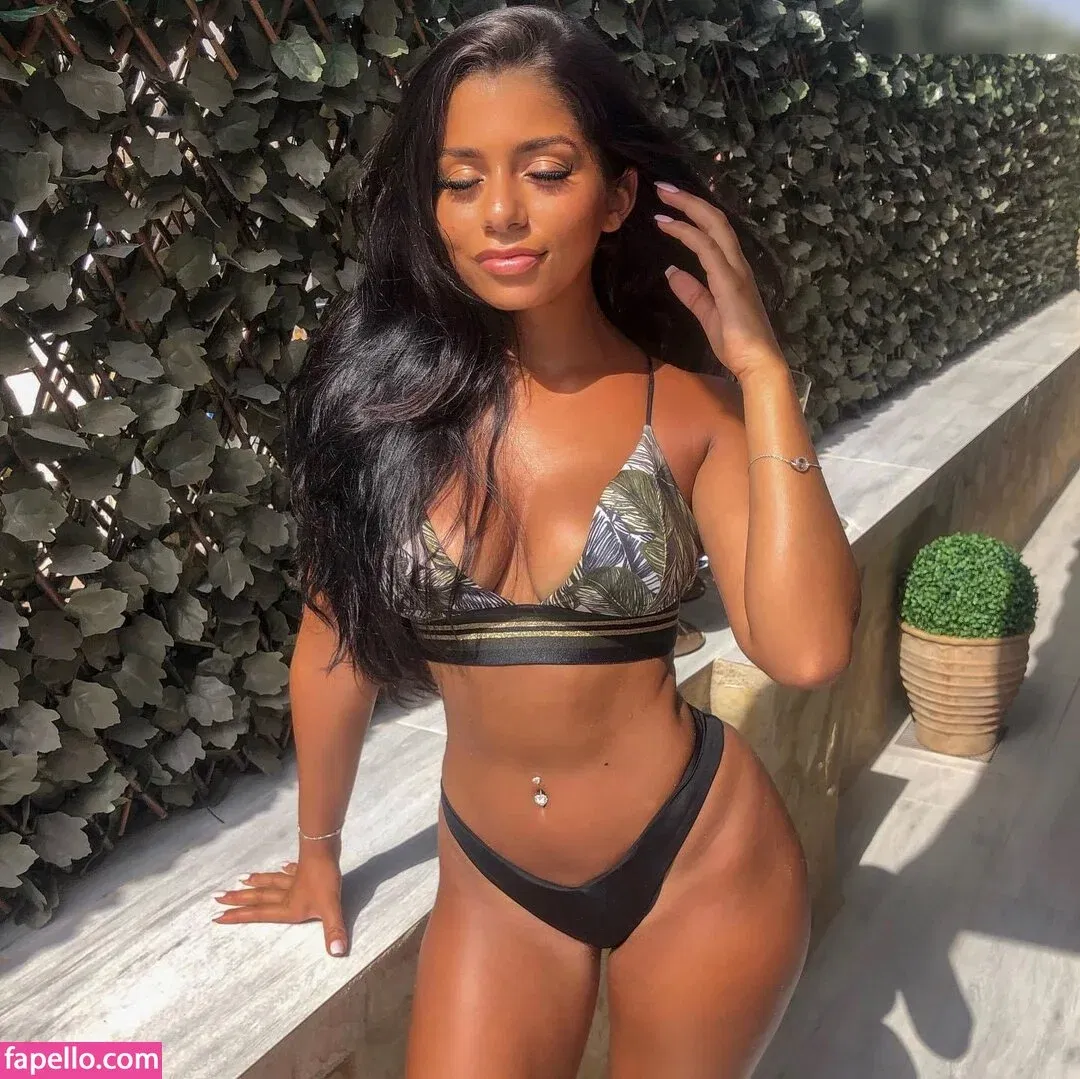 Sabrine Khan Onlyfans Photo Gallery 