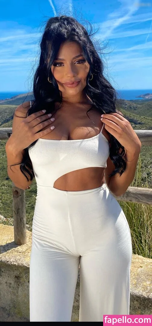 Sabrine Khan Onlyfans Photo Gallery 