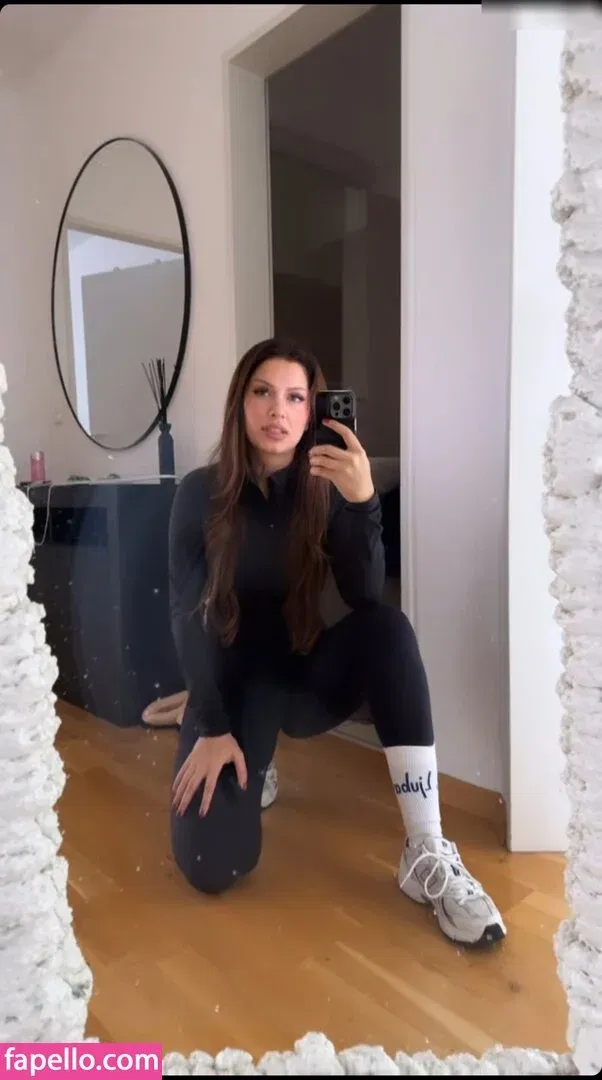 Emily Furz Onlyfans Photo Gallery 