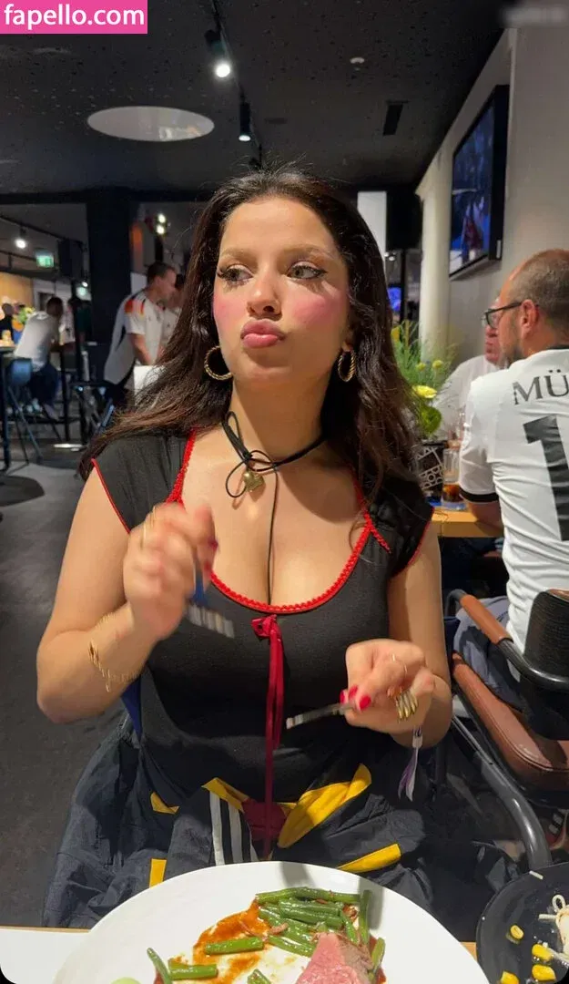 Emily Furz Onlyfans Photo Gallery 