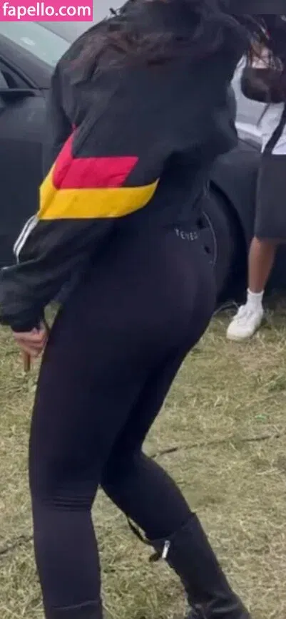 Emily Furz Onlyfans Photo Gallery 