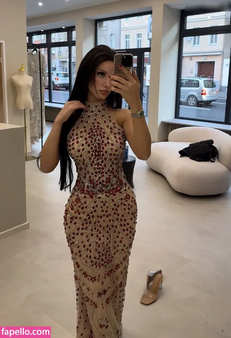 Emily Furz Onlyfans Photo Gallery 