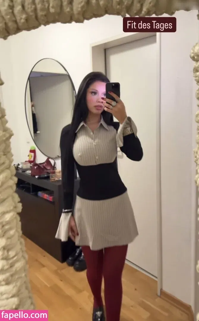 Emily Furz Onlyfans Photo Gallery 