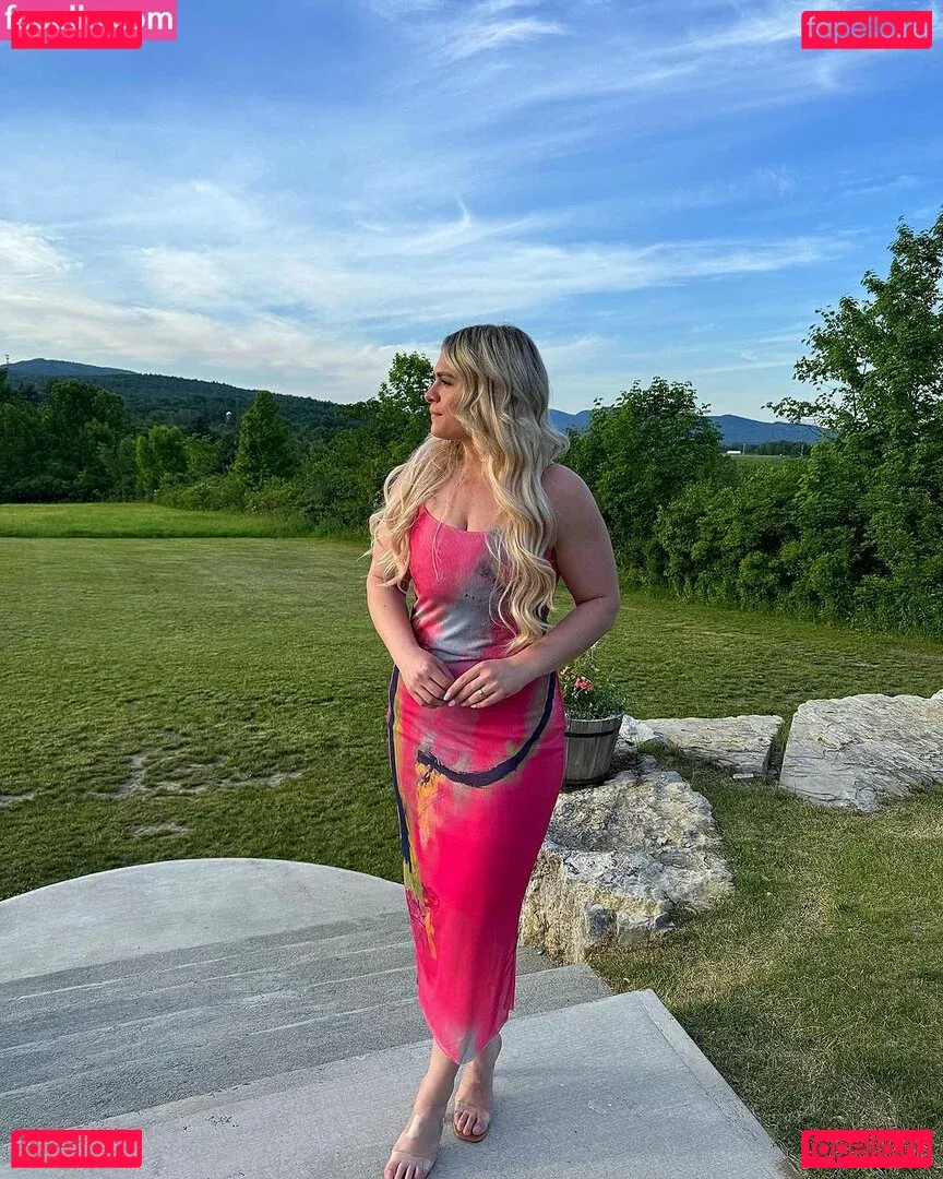 Nadia Allisha Onlyfans Photo Gallery 